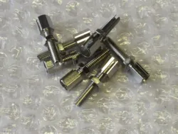 JUSTERSKRUE OPSLIDSET M6 MM.