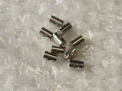 KABEL NIPPEL MED SKRUE, 5 X 7,5 MM.