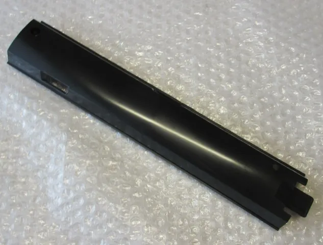 MAXI KABEL HOLDER / SKINNE, SORT