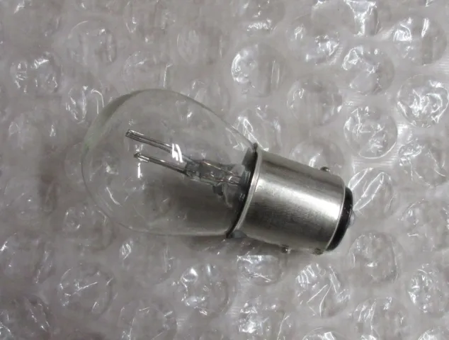 BAGLYGTE PÆRE, ( SOKKEL BAY15D ) 6 VOLT 21/5 WATT.