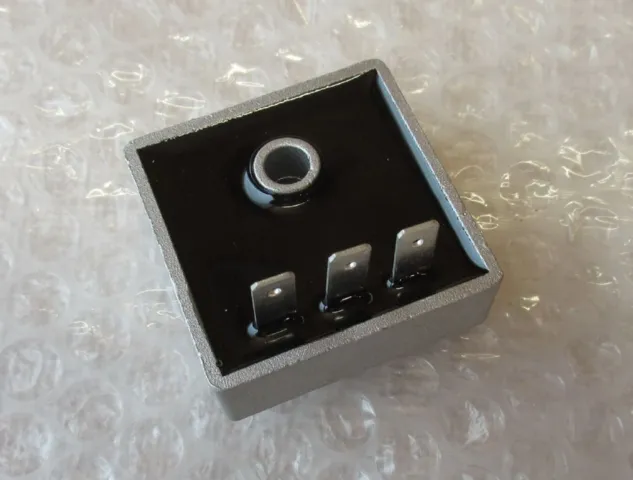 SPÆNDINGS REGULATOR, 6 VOLT ANLÆG