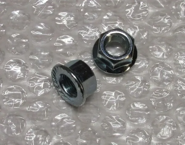 SVINGHJULS MØTRIK M10 X 1 MM.