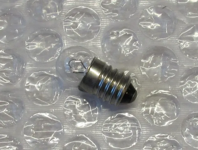 BAGLYGTE PÆRE, ( SOKKEL E10 ) 6 VOLT 3 WATT.