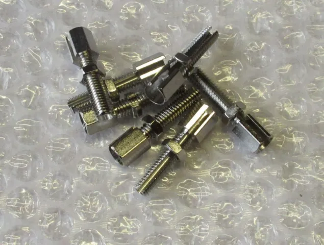 JUSTERSKRUE OPSLIDSET M6 MM.