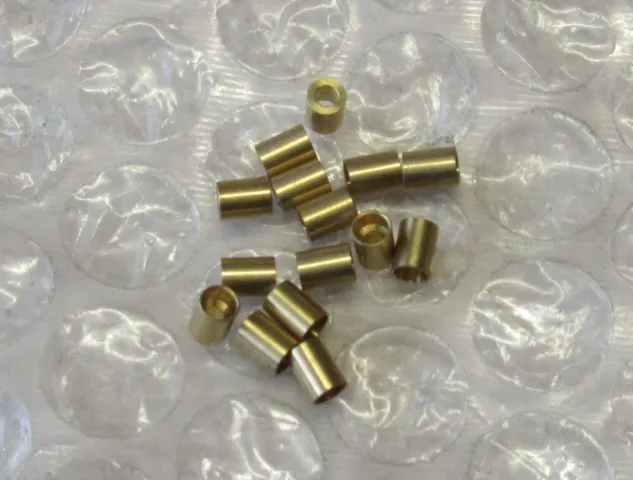 LODDE NIPEL, MESSING 3 X 4 MM.