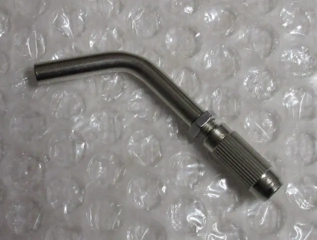 JUSTERSKRUE M6 MM. MED VINKEL
