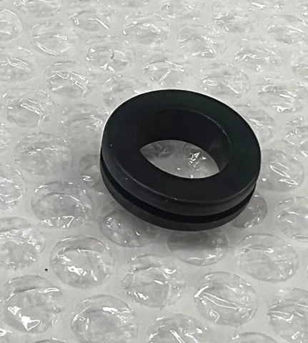 GENNEMFØRRINGSMUFFE TIL 130 MM. LYGTEHUS