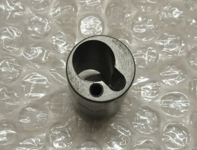LÅSEHUS, TIL 12 MM. LÅS MED 8 MM. DORN