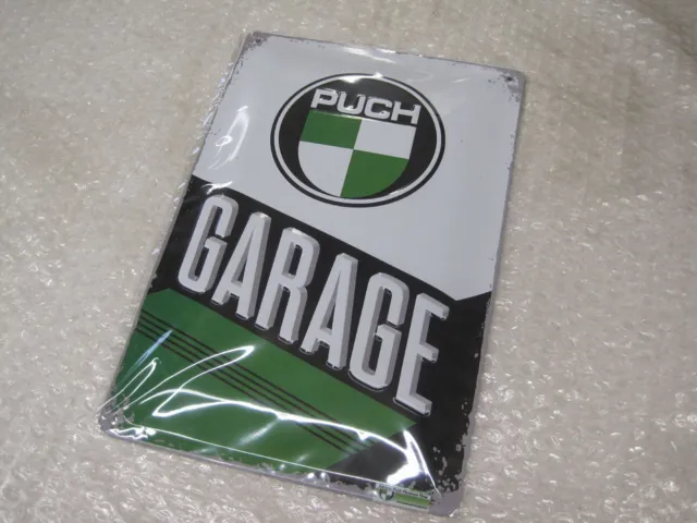 PUCH GARAGE, 3D SKILT, 20 X 30 CM.