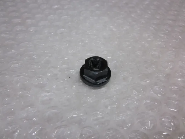 SVINGHJULS MØTRIK M10 X 1 MM. SOM ORIGINALT - SORT